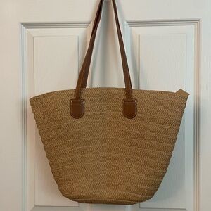 Stylish Tan Straw Tote Bag